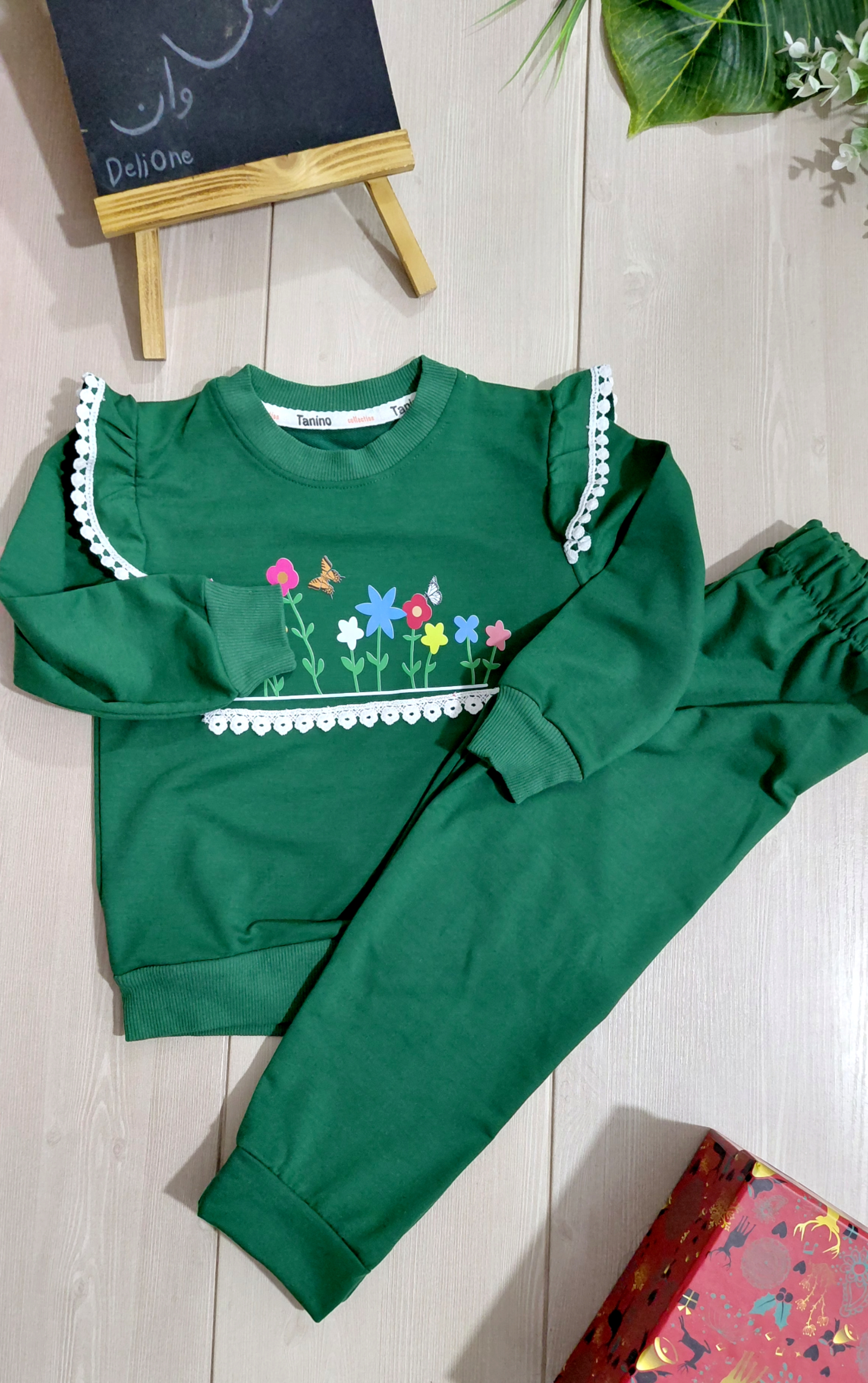 بلوز شلوار طرح گل آستین گیپور