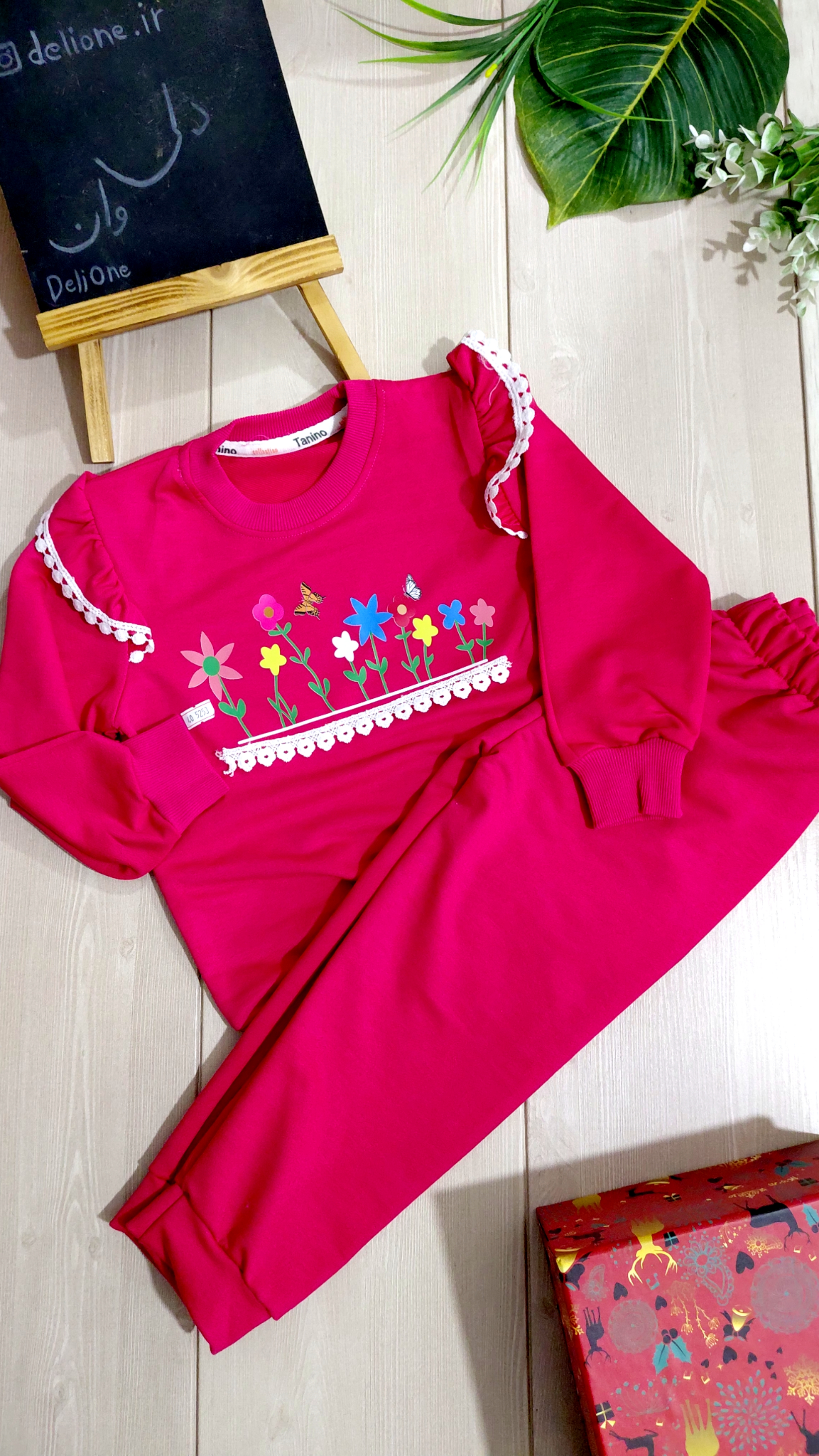 بلوز شلوار طرح گل آستین گیپور