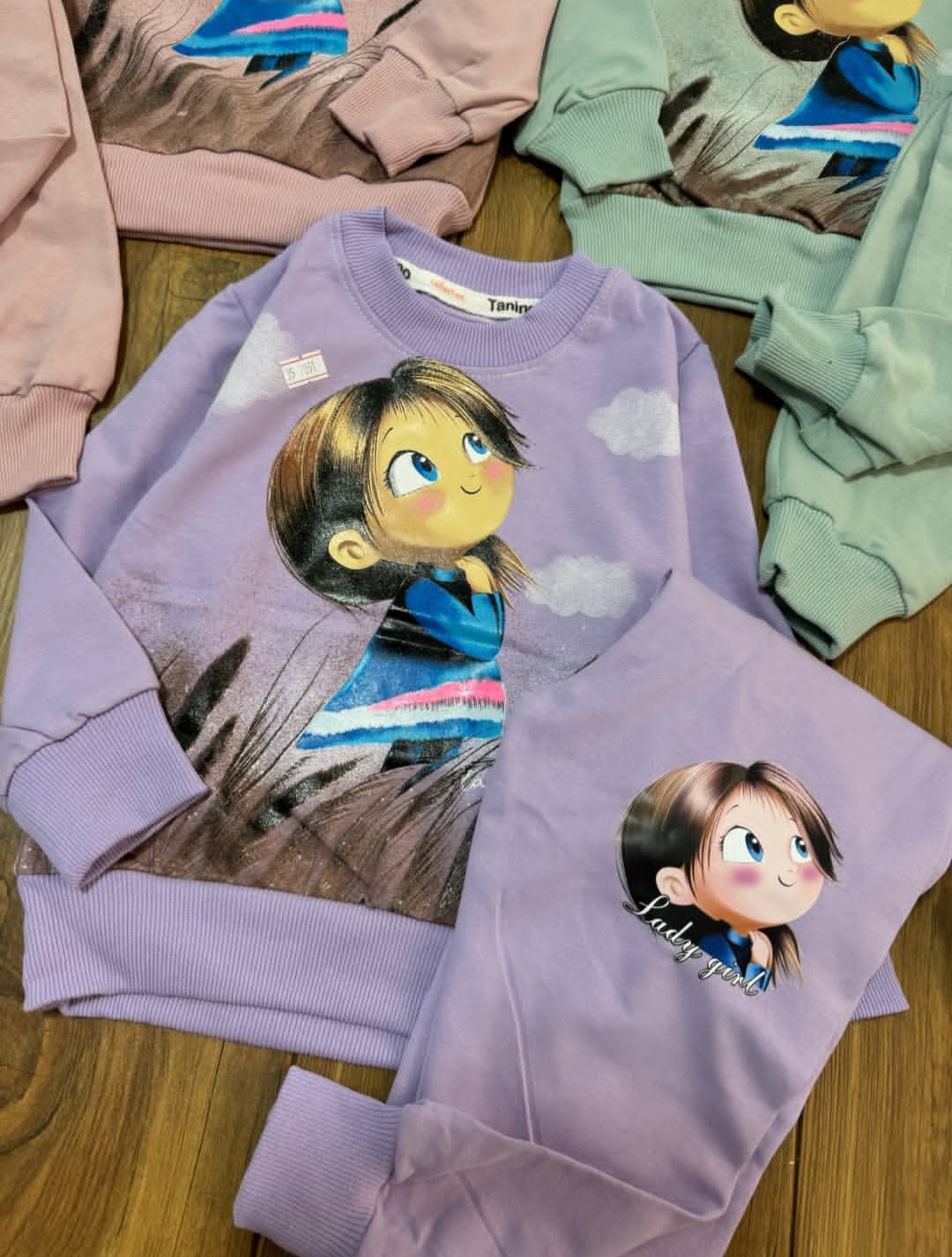 بلوز شلوار دخترانه طرح دخترک